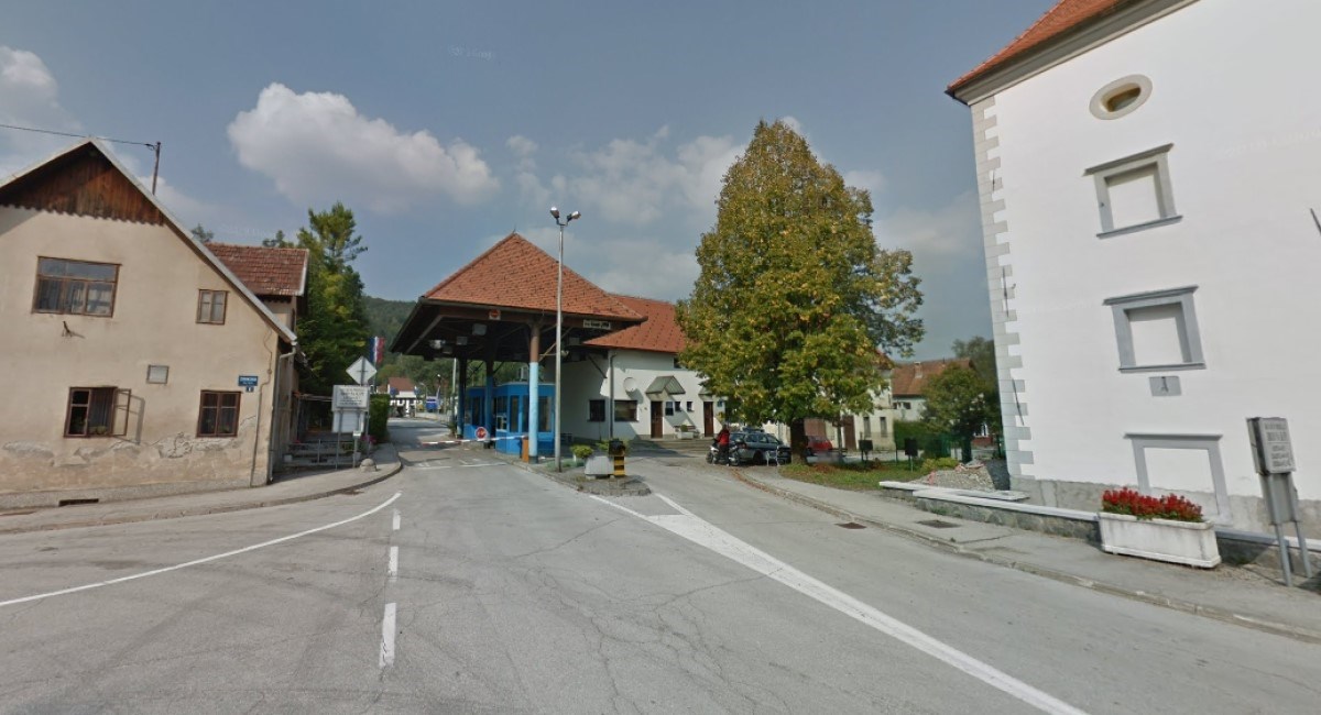 Pijani vozač udario pješake na mostu kod Broda na Kupi pa pobjegao. Poginuo muškarac