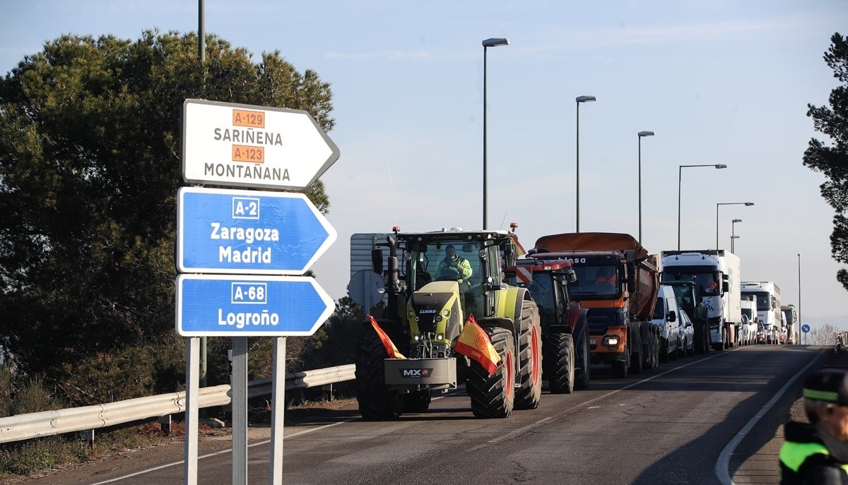 Prosvjedi seljaka i u Španjolskoj, blokirali autoceste i luke