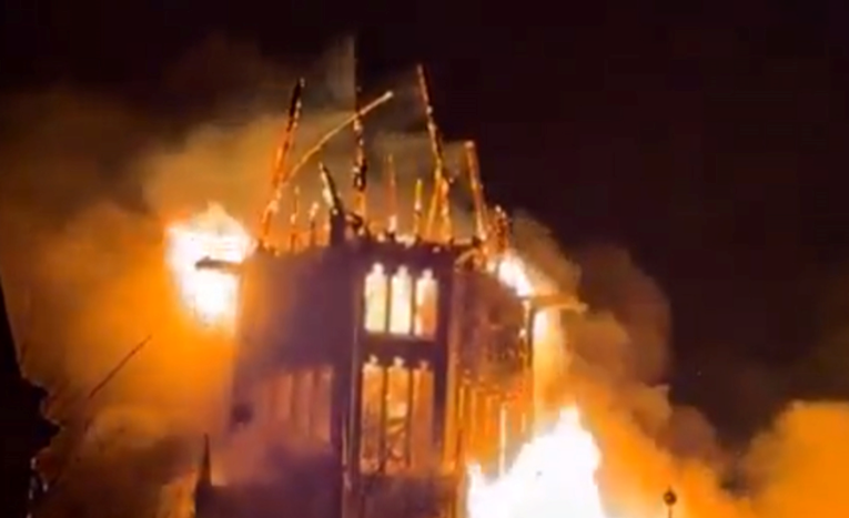 VIDEO Vatra progutala simbol Amsterdama