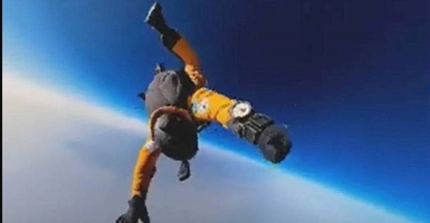 Tri Rusa padobranima skočila iz stratosfere na Sjeverni pol, pogledajte snimku