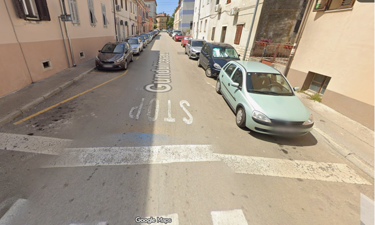 U Puli zaustavljali vozače romobila. Našli lopova s tjeralice s drogom i noževima