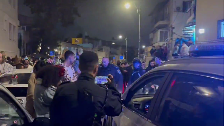 VIDEO Izraelska policija pokušala rastjerati ljude koji slave na ulicama Jeruzalema