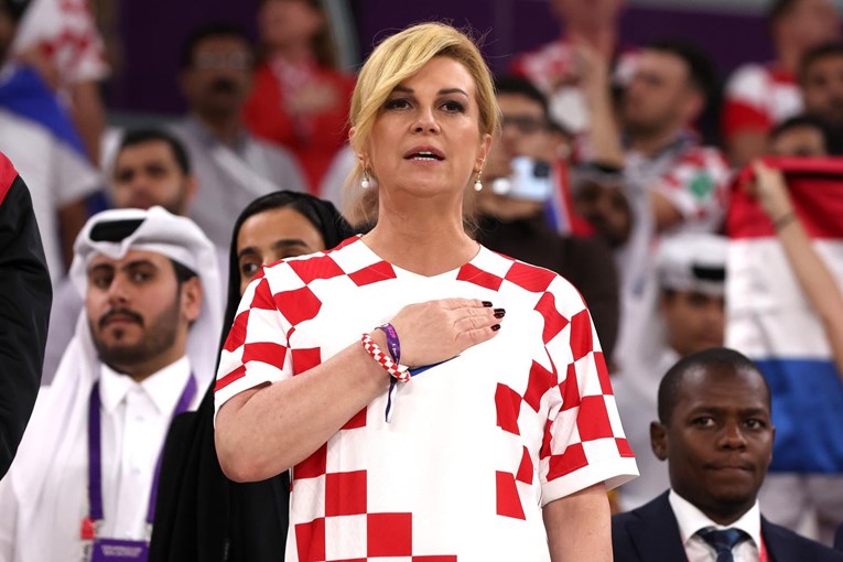 Kolinda na tribinama u Kataru navijala za Vatrene u majici s kockicama