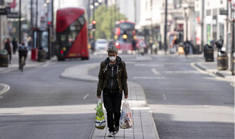 Britanija produljila mjere ograničenja. Johnsonov zamjenik: Ne možemo sada odustati