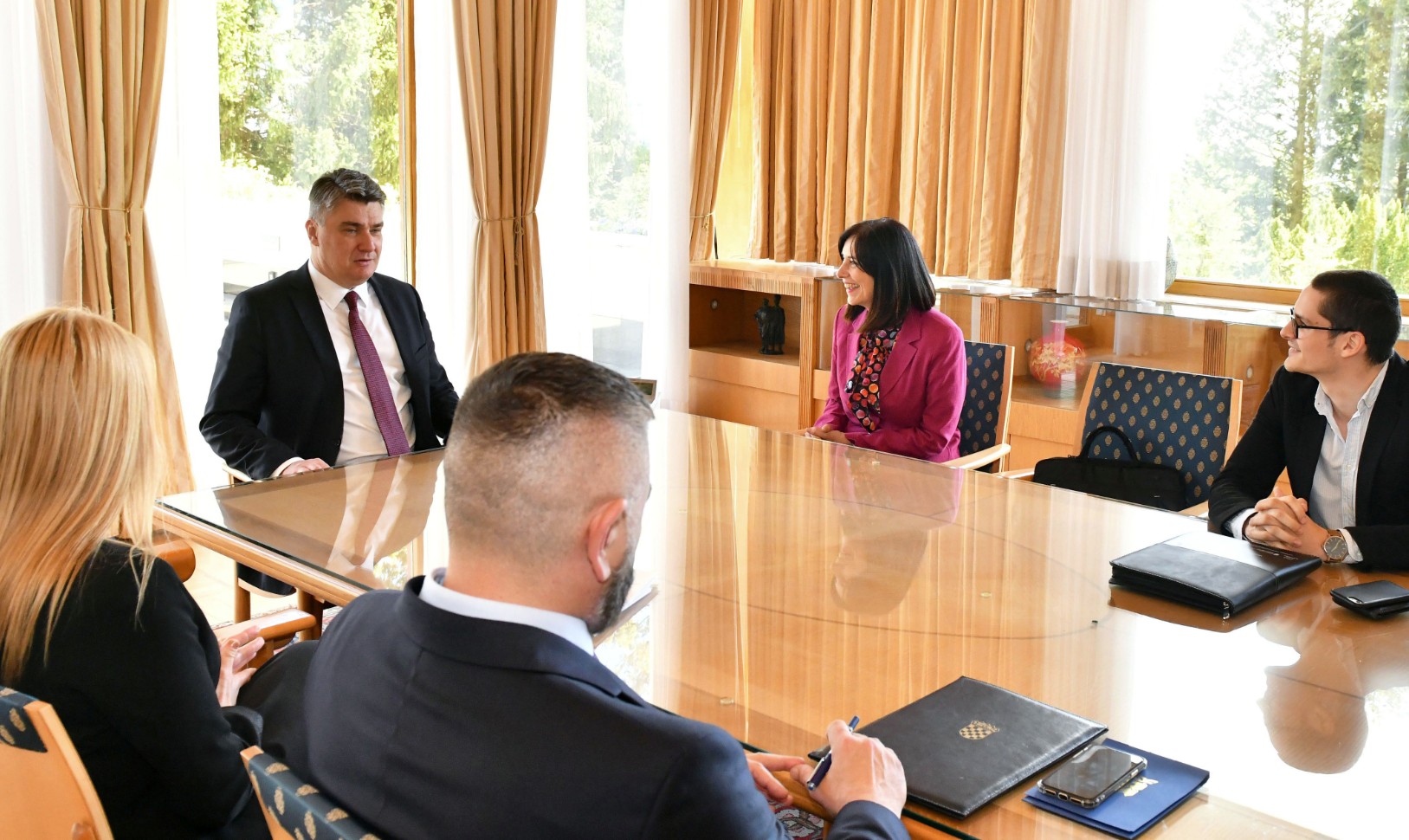 Milanović primio Divjak, pričali su o povratku učenika u škole
