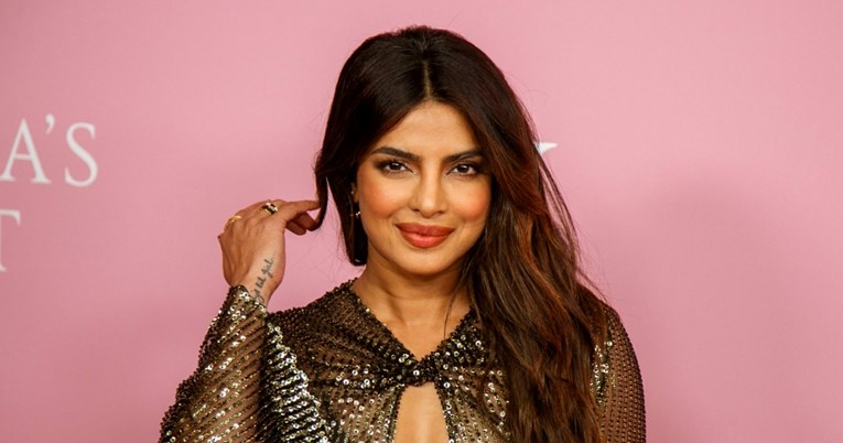 Priyanka Chopra pokazala manikuru koju smo odmah poželjeli kopirati