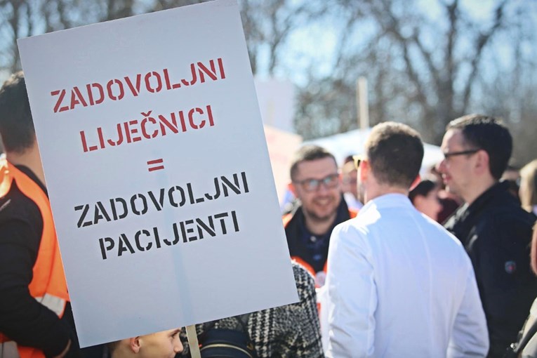 Obiteljski liječnici najavili prosvjed, kažu da im iz HZZO-a prijete 