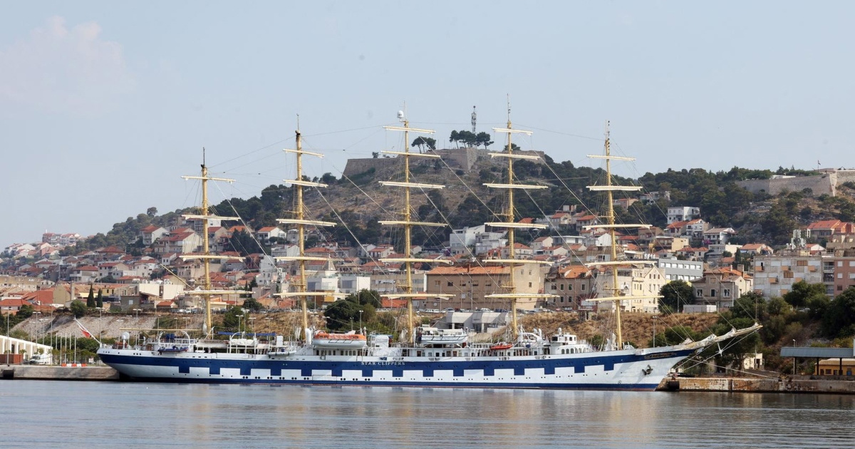 FOTO Jedan od najvećih jedrenjaka na svijetu uplovio u Šibenik