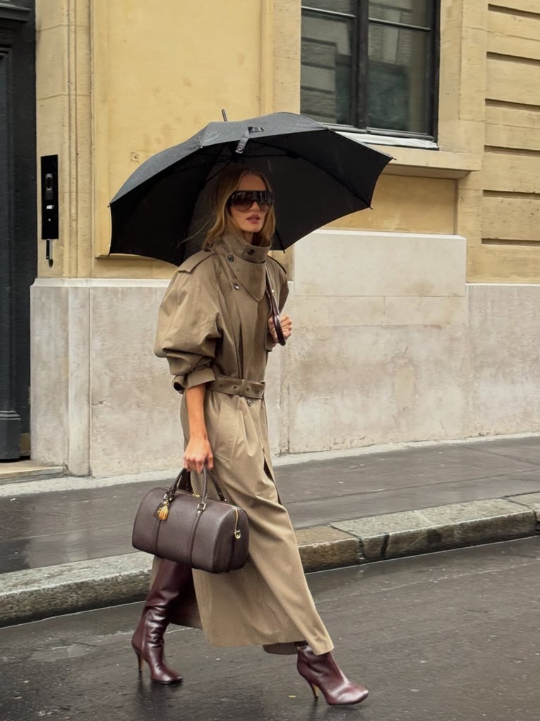 Kišni dan u Parizu i jedan od najljepših outfita sezone