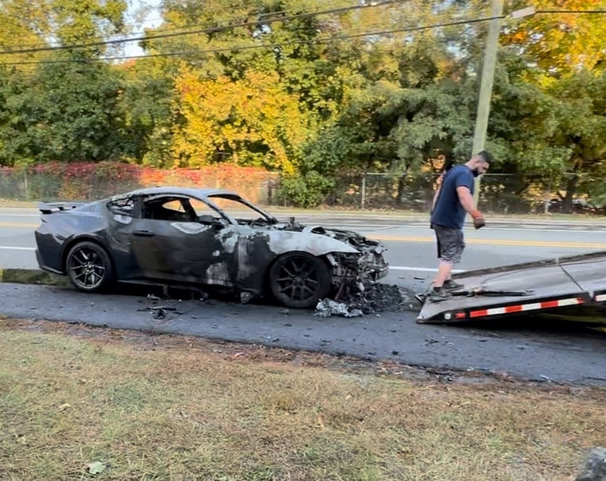 Izgorio mu je skupocjeni Mustang. Godinu dana kasnije Ford mu poslao "suvenir"