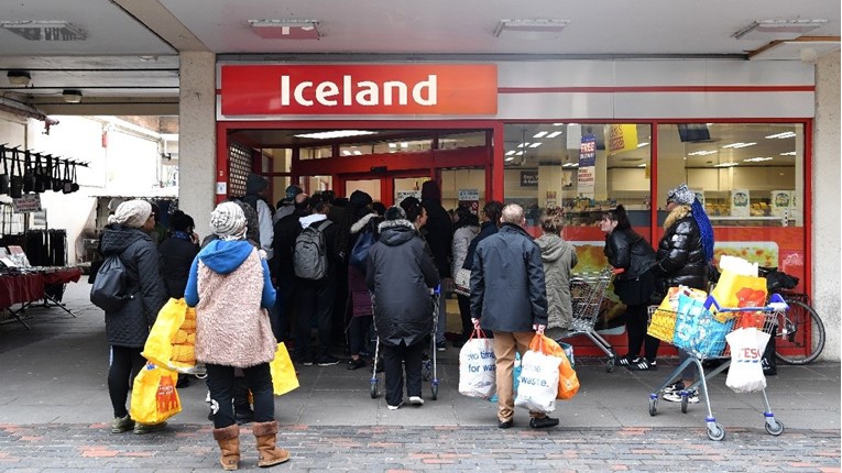 Island otvara barove i teretane, dopuštena okupljanja do 200 ljudi