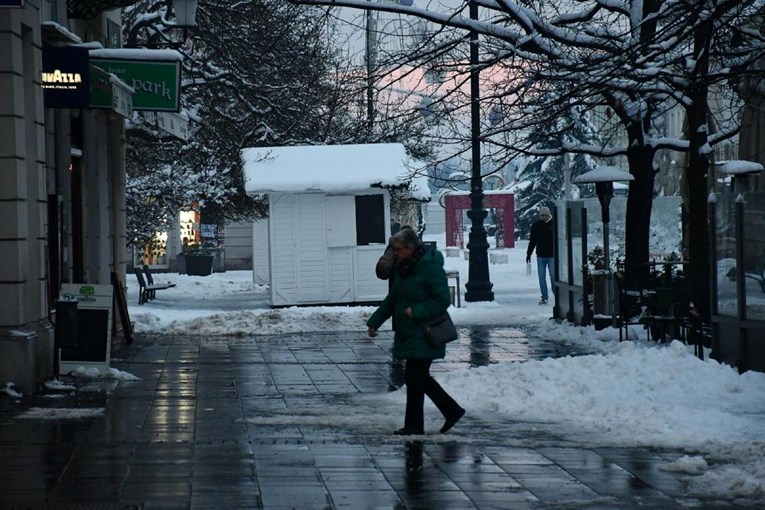 Zimska služba u Osijeku na vrijeme se pripremila za ledenu kišu