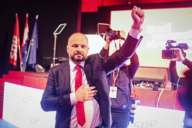 Hajdaš Dončić pozvao vjernike u SDP-u da se suprotstave ultrakonzervativcima