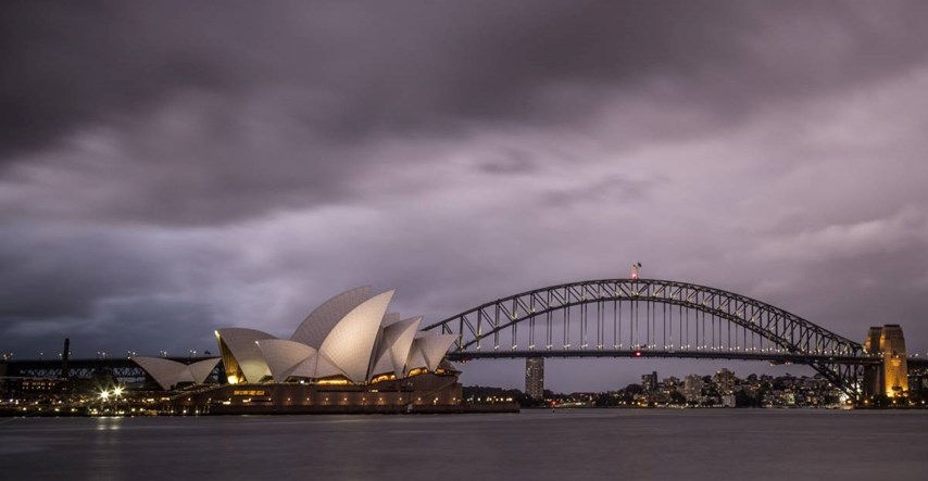Grom pogodio četvero ljudi blizu opere u Sydneyju