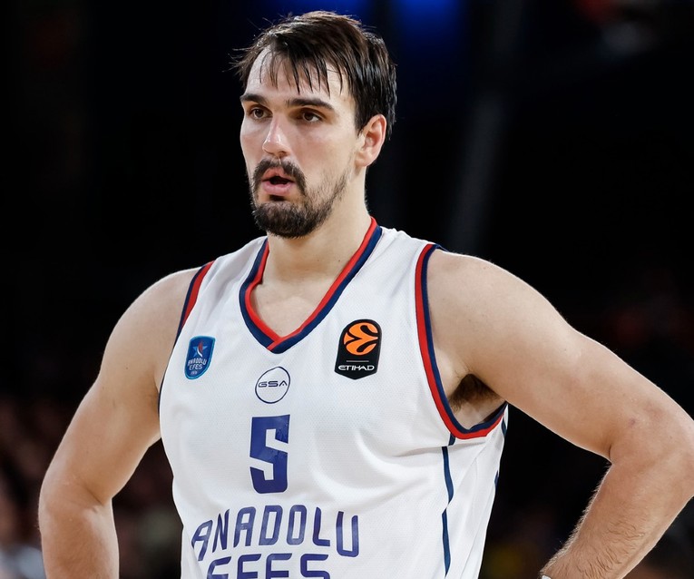 Šarić zabio 10 poena u slavlju Efesa nad Realom