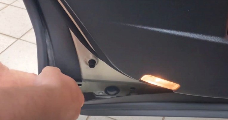 VIDEO Znate li čemu služi čep na vratima automobila? Vrlo je važan