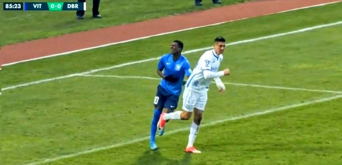 Pogledajte ovaj penal iz Bjelorusije: Ničim izazvan udario protivnika bez lopte