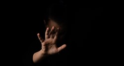 Muškarac u Dalmaciji godinama spolno zlostavljao maloljetnu kćer