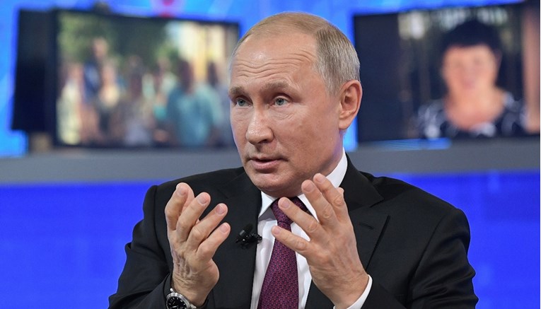 Putin se obratio Rusima zbog sankcija: Zapad je stvorio problem, ali riješit ćemo ga