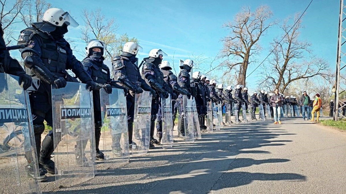 Aktivisti prosvjedovali protiv sječe šume u Novom Sadu. Došlo do sukoba s policijom