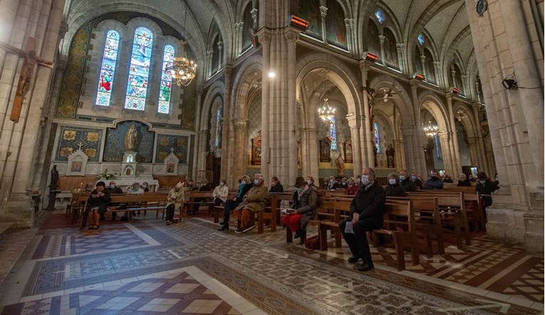 Katoličke župe u Francuskoj izgubile oko 40 posto prihoda