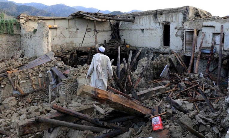 Najmanje 15 mrtvih i 40 ozlijeđenih u potresima u Afganistanu - dužnosnik