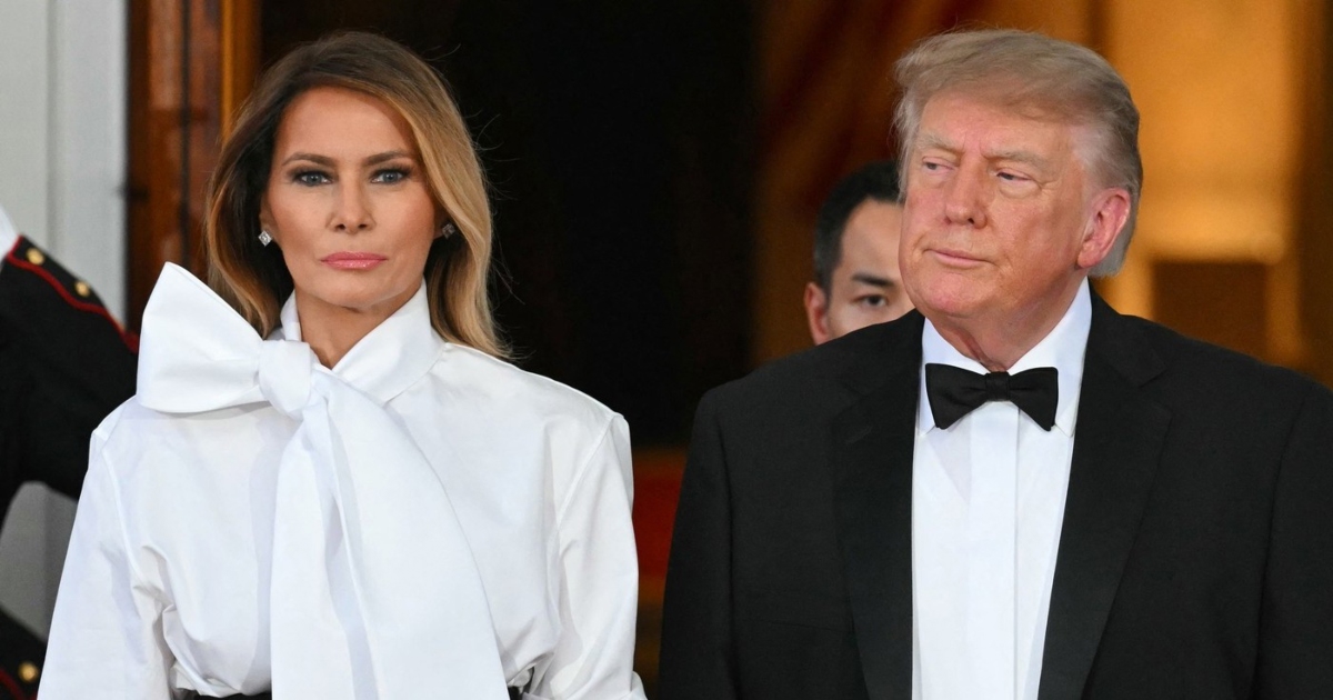 "Izgleda kao konobarica": Melaniju Trump sprdaju zbog najnovijeg izdanja