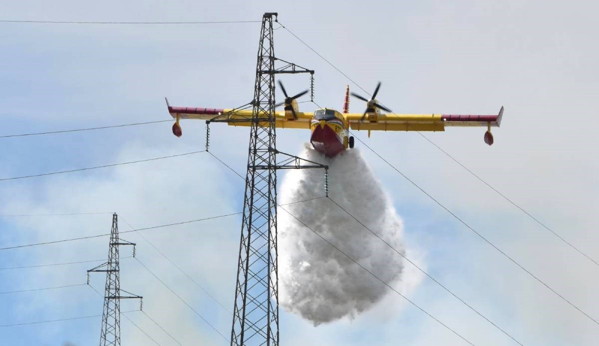 Izbio požar kod Metkovića, angažirani kanaderi