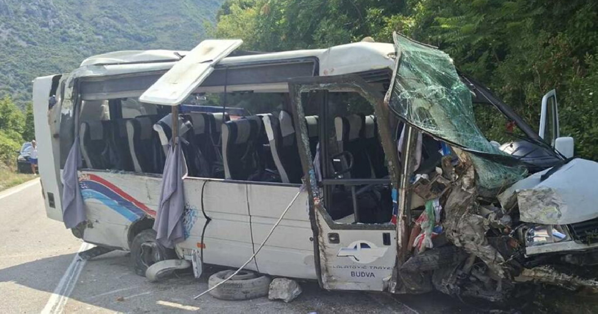 Djevojka poginula u prevrtanju minibusa u Crnoj Gori, 16 ljudi ozlijeđeno