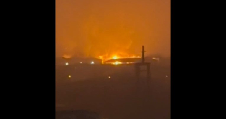 Golemi požar u Hamburgu, gradom se širi oblak pun kemikalija