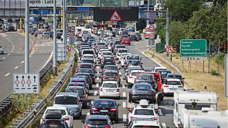 Sutra je udarni vikend, očekuju se gužve. HAK savjetuje kad je najbolje ići na put