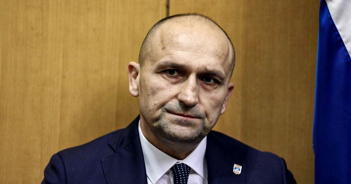Anušić je još uvijek student. "Zamrznuo sam studentski status"