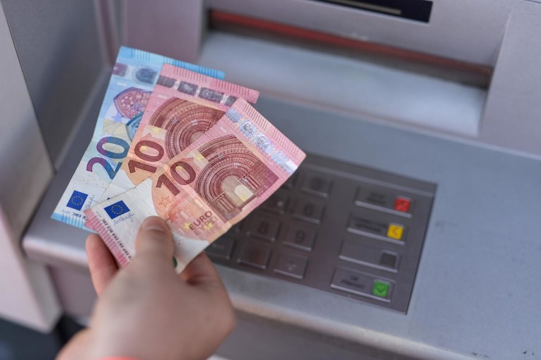 HNB očekuje slabiji rast BDP-a: Pala je maloprodaja, manje je turista