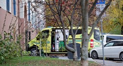 Muškarac u Oslu se ukradenim vozilom hitne zaletio u obitelj, ozlijeđene bebe