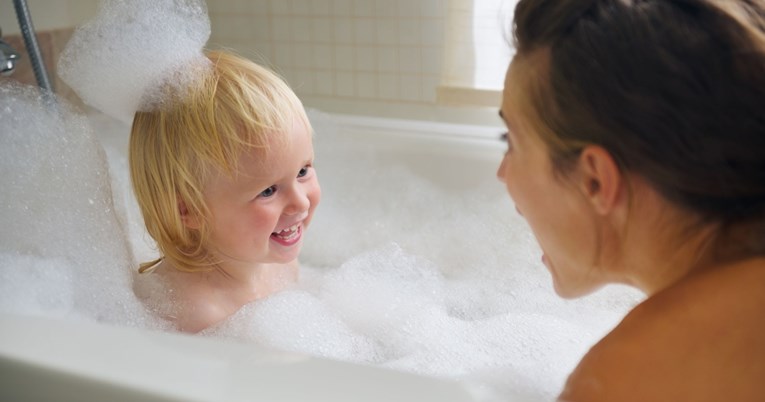 Koliko često se djeca trebaju kupati? Vjerojatno ih kupate prečesto