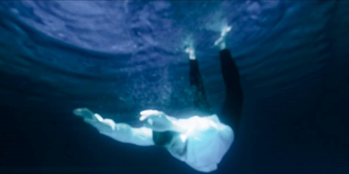 Lanjski favorit Dore objavio novu pjesmu. Za spot proveo minutu pod vodom