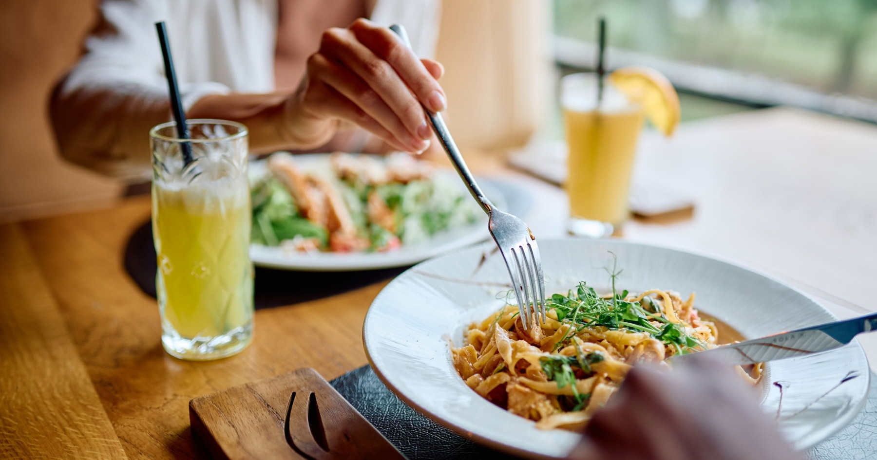 Znanost potvrđuje: Hrana koju "ukrademo" s tuđeg tanjura doista ima bolji okus