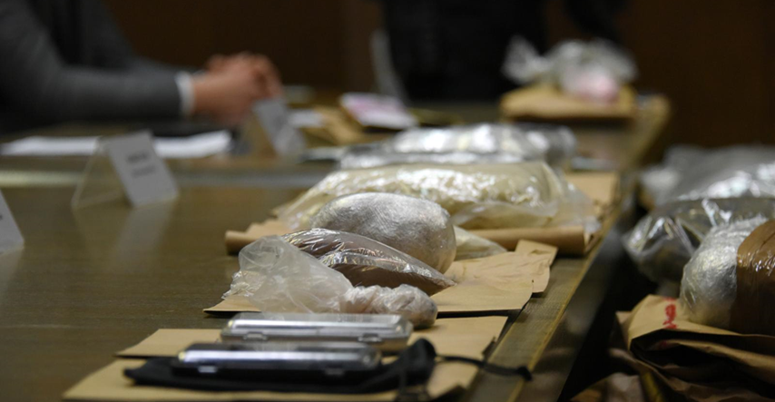 Policija kod Splićanina našla hrpu hašiša, trave, speeda, MDMA, kokaina i ecstasyja
