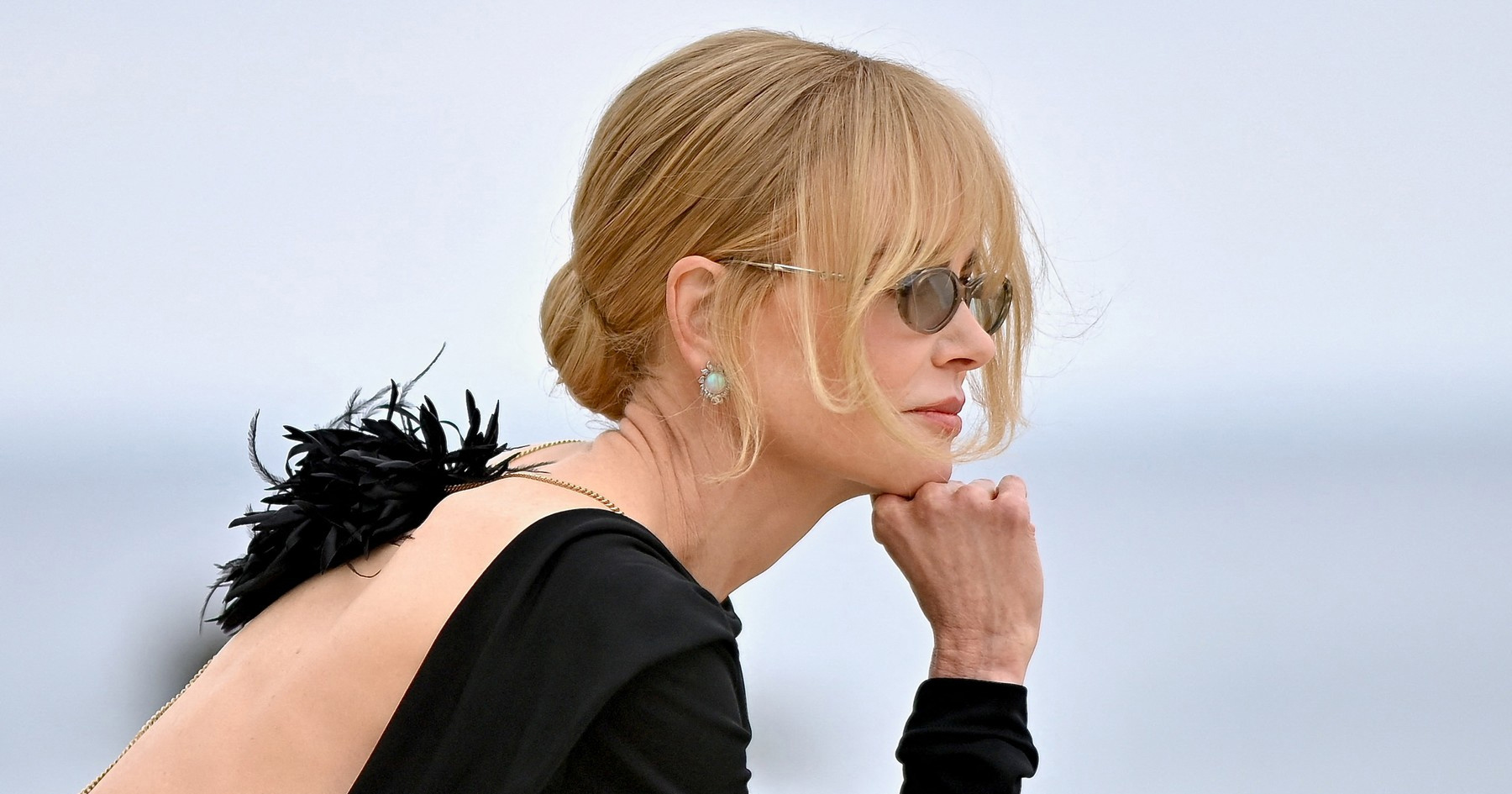 Nicole Kidman privukla pažnju ljubičastim tragovima na prstima na Chanel reviji