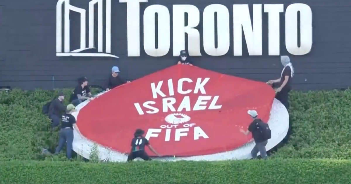 VIDEO Prosvjed navijača prije utakmice BiH u Torontu: "Izbacite Izrael iz FIFA-e"