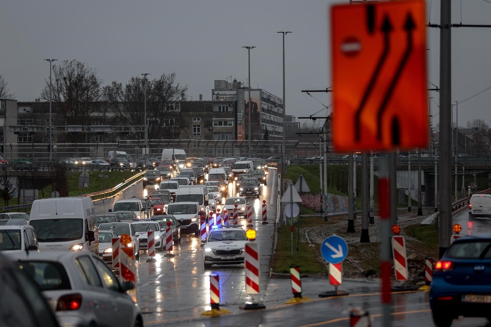 Krenuli novi radovi na Jadranskom mostu u Zagrebu,  jutros velike gužve