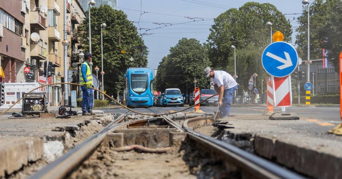 Pijan upao u tračnice na Savskoj u Zagrebu. Dobio je 980 eura kazne