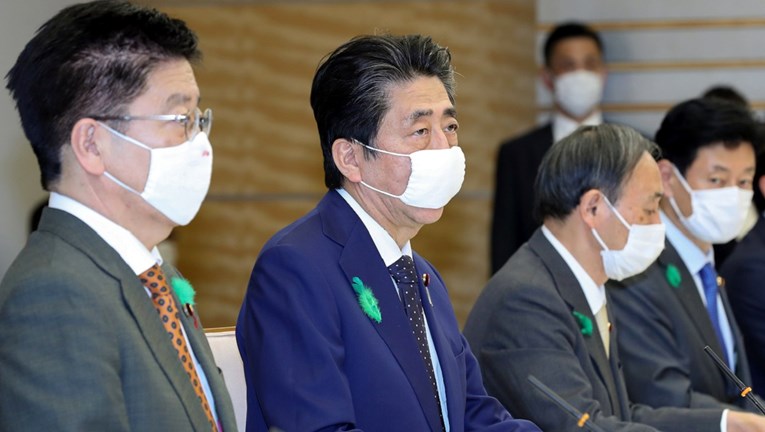 Japan građanima počeo dijeliti 50 milijuna maski