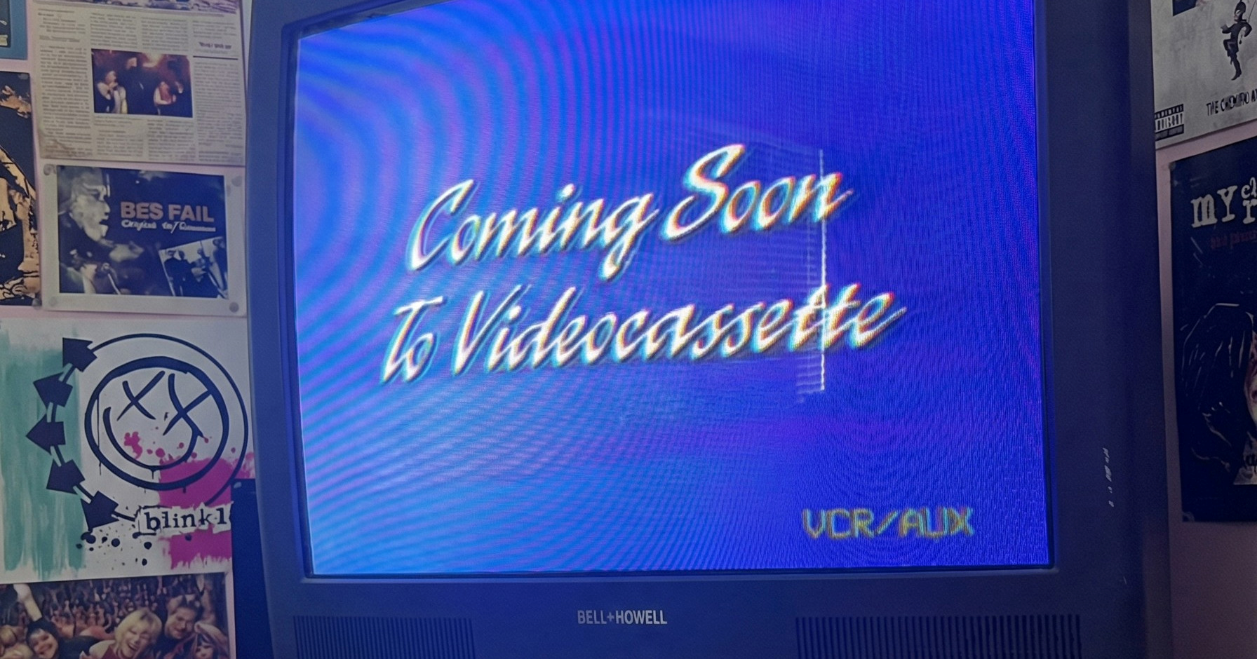 Jedna mama se vratila filmovima na VHS-u i kaže da je to promijenilo njezinu djecu