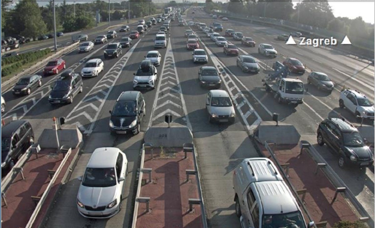 Kolona je na naplatnima Lučko