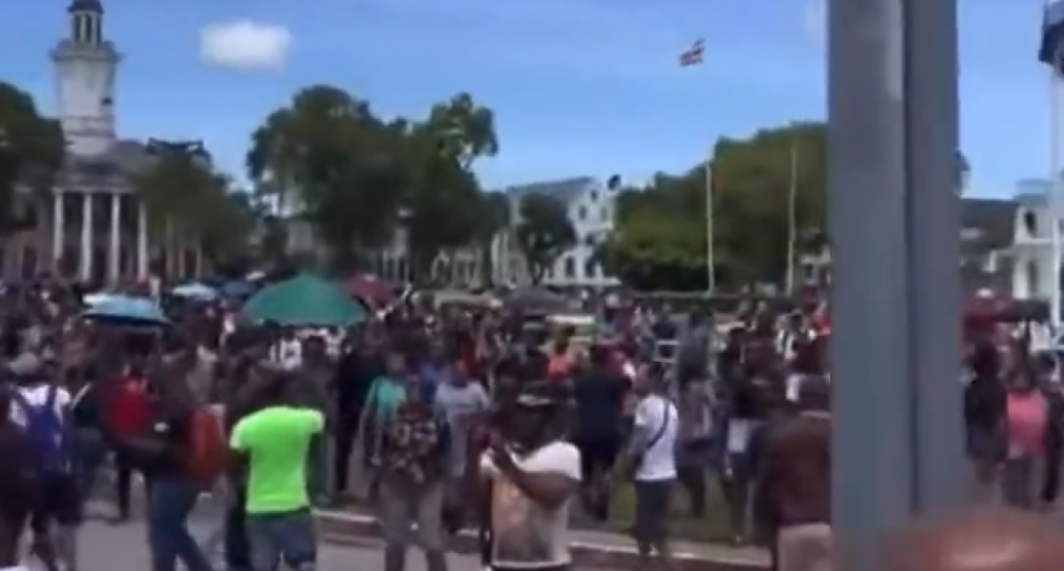 Surinam: Neredi na prosvjedu protiv porasta životnih troškova