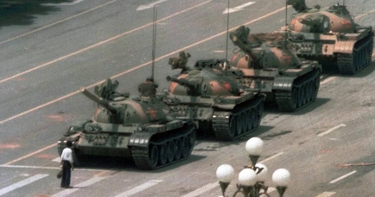 Čuvena fotka čovjeka ispred tenka na Tiananmenu nestala s Microsoftove tražilice
