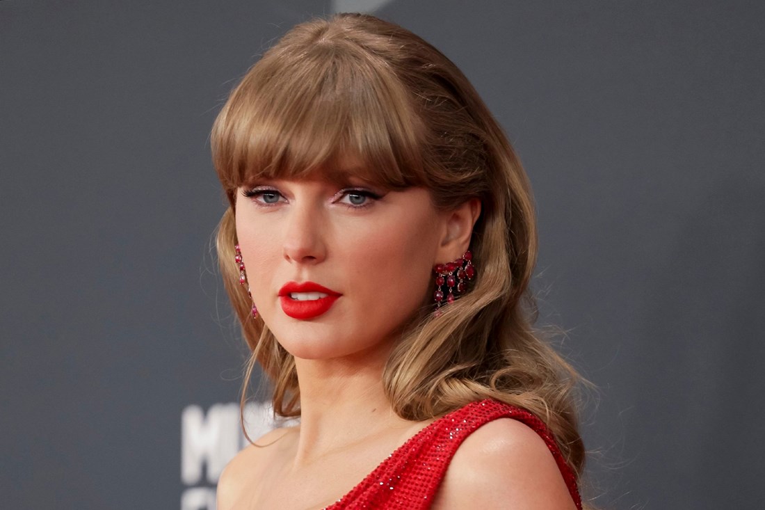 Zašto su crvene usne Taylor Swift uvijek iste? Sve se vrti oko ovog ruža