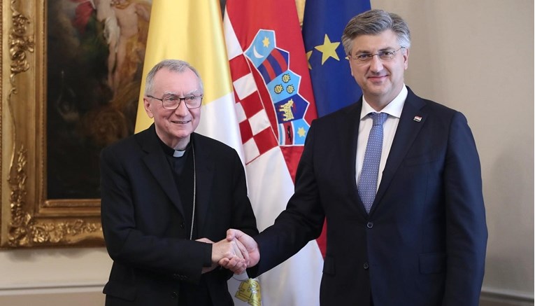 Tajnik Svete Stolice: Vatikan se snažno zalaže za jednakopravnost naroda u BiH