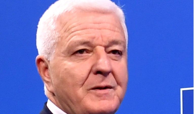 Crnogorski premijer bijesan na Srbiju zbog paljenja zastave Crne Gore